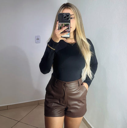 Short Couro Fake